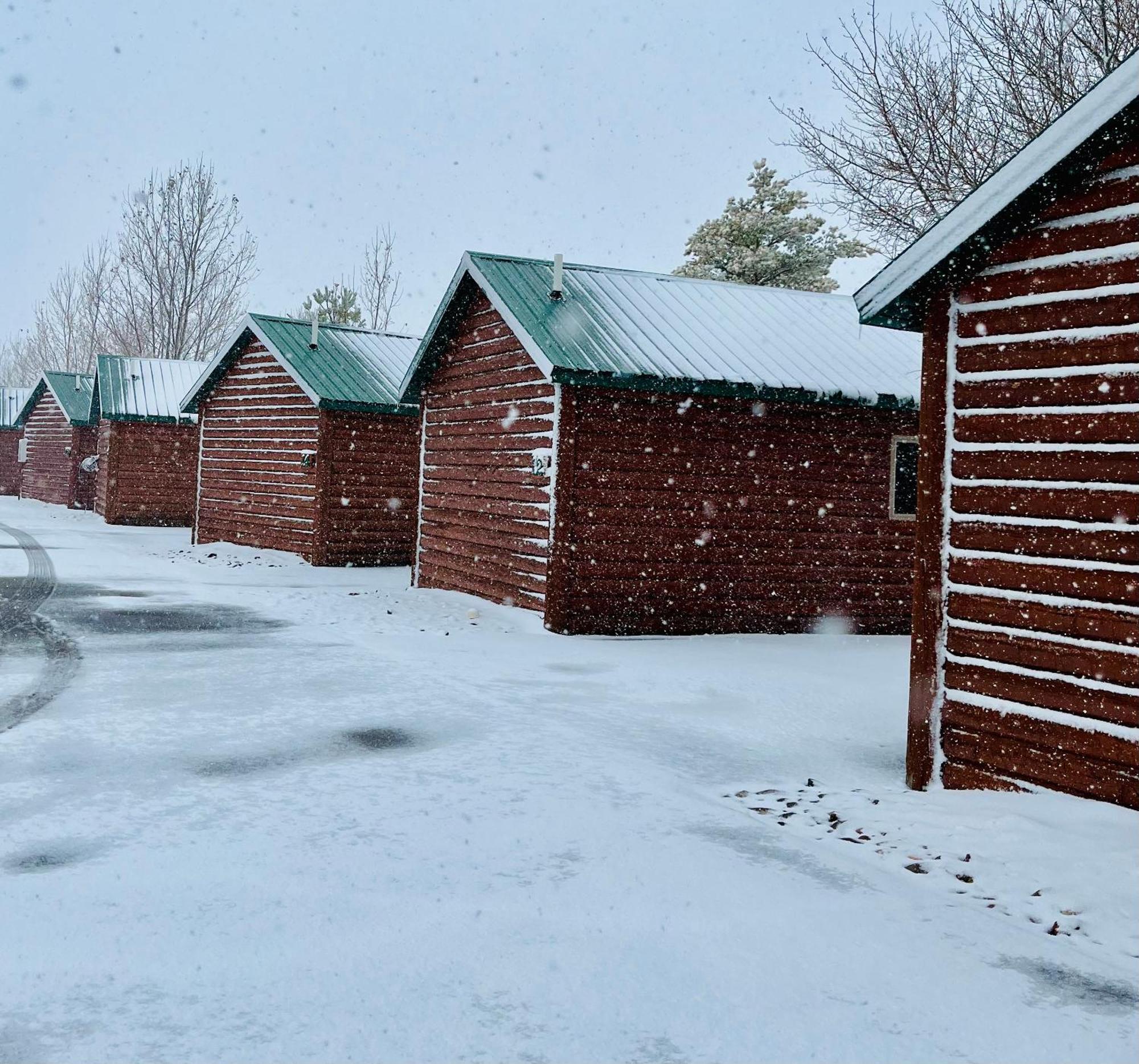 Badlands Frontier Cabins Wall Ngoại thất bức ảnh